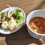 KNEADERS - サラダバー、オニオンスープ