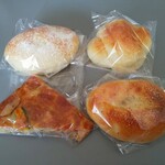 ダーシェンカ - プレミアムくりーむぱん、ふわふわロールパン、トリプルチーズ、石窯ピザ