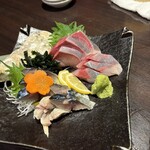 旬菜炭焼 玉河 - 鰤刺しとしめ鯖