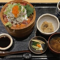 割烹 章月 - 賄い海鮮丼