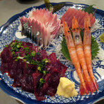 丼なもんや！ - 念願のミンクくじらの刺身、宮崎県ひむか本サバ等