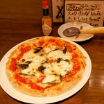 飲んべぇ食堂 らくだ屋 - ピザ