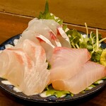 飲んべぇ食堂 らくだ屋 - お刺身3点盛り(ハーフサイズ)
