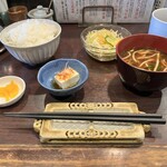 282306768 - ご飯、サラダ、小鉢、赤だし、お漬物