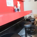 ラーメン二郎 - 店内の様子