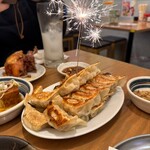 餃子のネオ大衆酒場 ニューカムラ - バースデー餃子