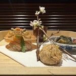 和み処 男山 - 八寸　塩辛、鮑の肝和え、あん肝、香箱蟹