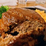 MARURAI - 情熱ハンバーグ(自家製デミグラスソース)(単品で1,400円)の断面
