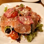 MARURAI - パルマ産生ハムのサラダ　900円