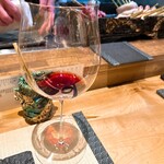 焼鳥 空 - フェヴレ
      
      ベリーを感じる渋みの少ないワイン
      名古屋コーチンの濃厚な旨みとよく合う