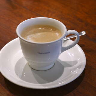 ベーカリーカフェ 明治堂_1