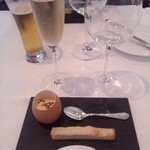 コンヴィヴィアリテ - アミューズ：スクランブルエッグ（フォアグラのムース入り）