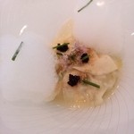 コンヴィヴィアリテ - ホタテのラビオリ、海老の泡のせ