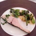 コンヴィヴィアリテ - 鰆のソテー　香り野菜はアンチョビバターソースで