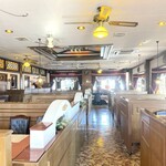 ベルマリン - 広い店内