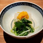 日本料理FUJI - 先付は大根とプチプチ食感の生からすみ  手前は九条葱と水菜