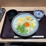 香川 一福 千葉ペリエエキナカ店 - 釜玉バターうどん並盛680円、しょうがと揚げ玉(天かす)多め