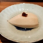 日本料理FUJI - 海老芋に醤油麹  栗みたいなの、海老芋の皮のお出しで炊いているそう