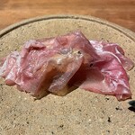 しろ - “大穴子 プロシュート” 大穴子のフリットがハムの下に。コレまた食した事無し…