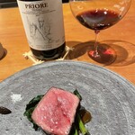 しろ - “サーロインステーキ” 赤身ほぼ100%！にも関わらず柔らかく旨みはたっぷり。傍の塩、味噌をチョコっと、至福の美味さ。