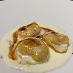 しろ - “リコッタ トルテッリ” 前皿と180度かわりイタリアン。極めて優しいブルーチーズベースのソース。この変わり身の素晴らしさの味わいは中々体験出来ません。