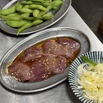 炭火焼肉 芝浦ホルモン - 名物レバ焼き