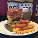 ブラザーズ - チリビーンズエッグチーズバーガー 2014/05