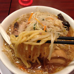 Ramen Shin - 麺は見た通り太麺です！
                        もやしより少し太い感じです！