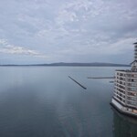 虹と海 - 波穏やかな七尾湾