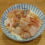 ディオ - 我が家で贅沢６種の海鮮丼(真鯛､天然ひらめ､天然すずき､丸あじ､にべ､黒鯛) (2025.01.24)
