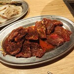 個室 神戸焼肉×食べ放題専門店 肉丸 - ハラミ《たれ/ピリ辛だれ》