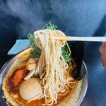 RAMEN HITONI YASASHIKU - 【葱辛魚（中辛）＝ストレート細麺】