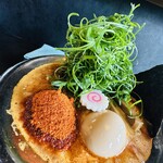 RAMEN HITONI YASASHIKU - 【葱辛魚＝九条ネギ×中辛】