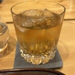 京都 いと - 国産ジン"六"を烏龍茶で割ったもの。紅茶の味わいに