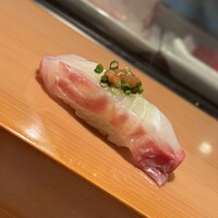 寿司割烹やまちょう - 鮃