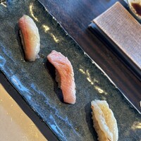 鮨 やまけん 銀座店 - 鰤、大トロ、海老