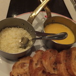 ローブリュー - アイオリソースとチーズとバゲット