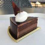 ラ・コート・ダジュール - しっとり濃厚なチョコ生地を､