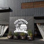 Cow Burgers - 外観
