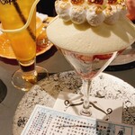 夜パフェ専門店 モモブクロ - 