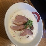 絶好鳥 - 限定麺の鴨肉の燻製の泡そば。