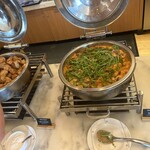 Hyatt Regency Waikiki Beach Resort and Spa - 