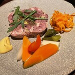 Wine 厨房 tamaya-ohyama - 鹿と無花果のパテ、臭みもなく、脂身も少なくヘルシー、写真より実物は大きかったです。