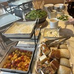 Hyatt Regency Waikiki Beach Resort and Spa - 