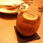 すげ蔵 - 柿のリキュールとウーロン茶のカクテル