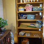 旬菜＆カフェ - 入り口入ったところの小物販売コーナー