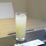 Chez Shimizu - 「青森県産　香料無添加　林檎の雫」みかんのジュースが人気とのことでしたが、青森のりんごジュース、おいしかったです。