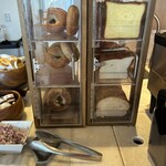 Hyatt Regency Waikiki Beach Resort and Spa - 