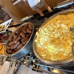 Hyatt Regency Waikiki Beach Resort and Spa - 