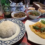 アユタヤ - この日のおすすめランチはタイ風オムレツとガイサムンパイ